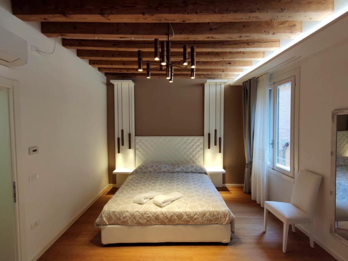 Deluxe 3 Bedroom Flat In Rialto Венеция Екстериор снимка