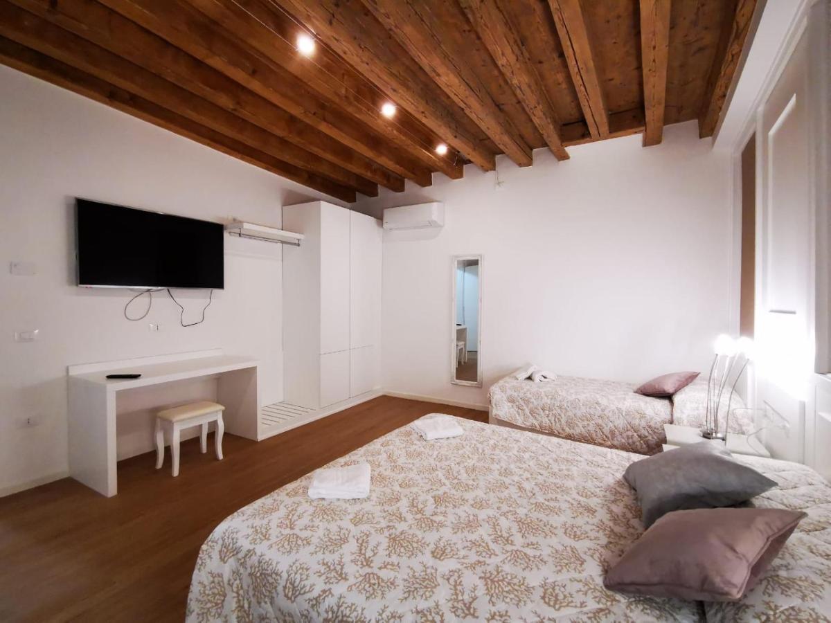 Deluxe 3 Bedroom Flat In Rialto Венеция Екстериор снимка