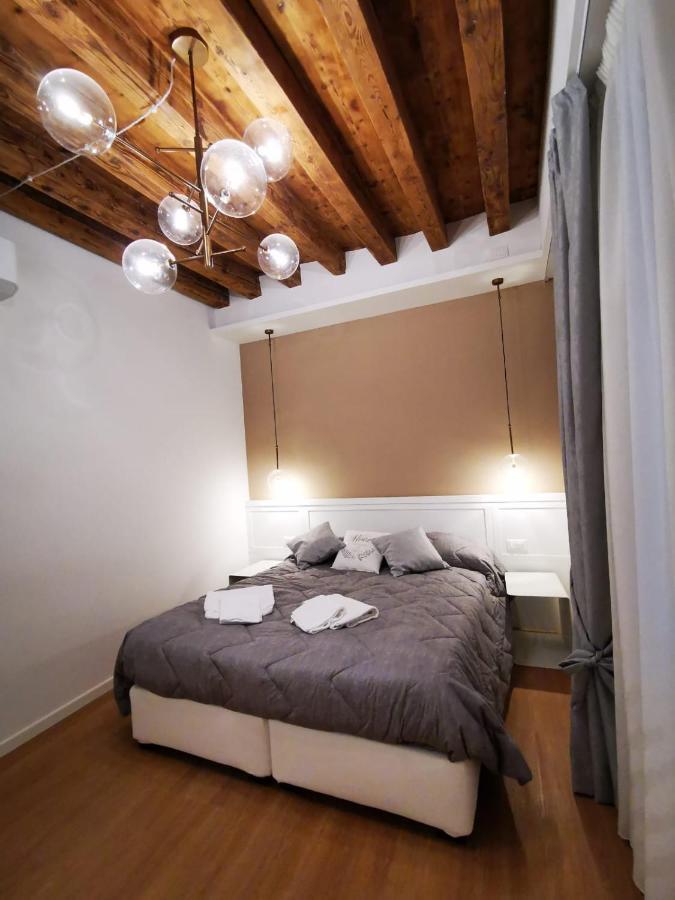 Deluxe 3 Bedroom Flat In Rialto Венеция Екстериор снимка